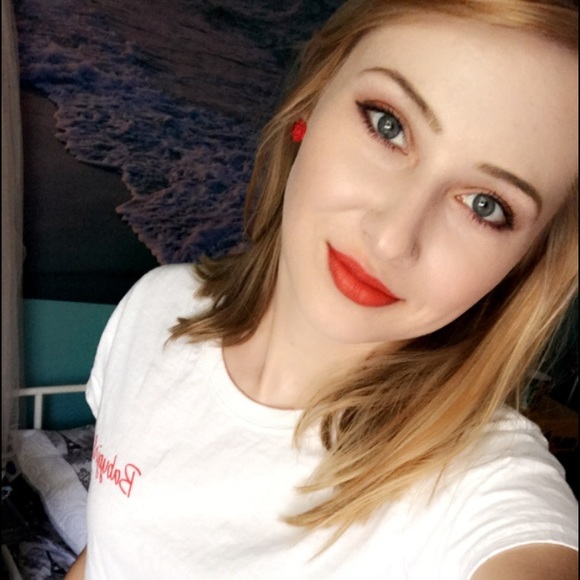 Meet your Posher - Picture 7 of 7